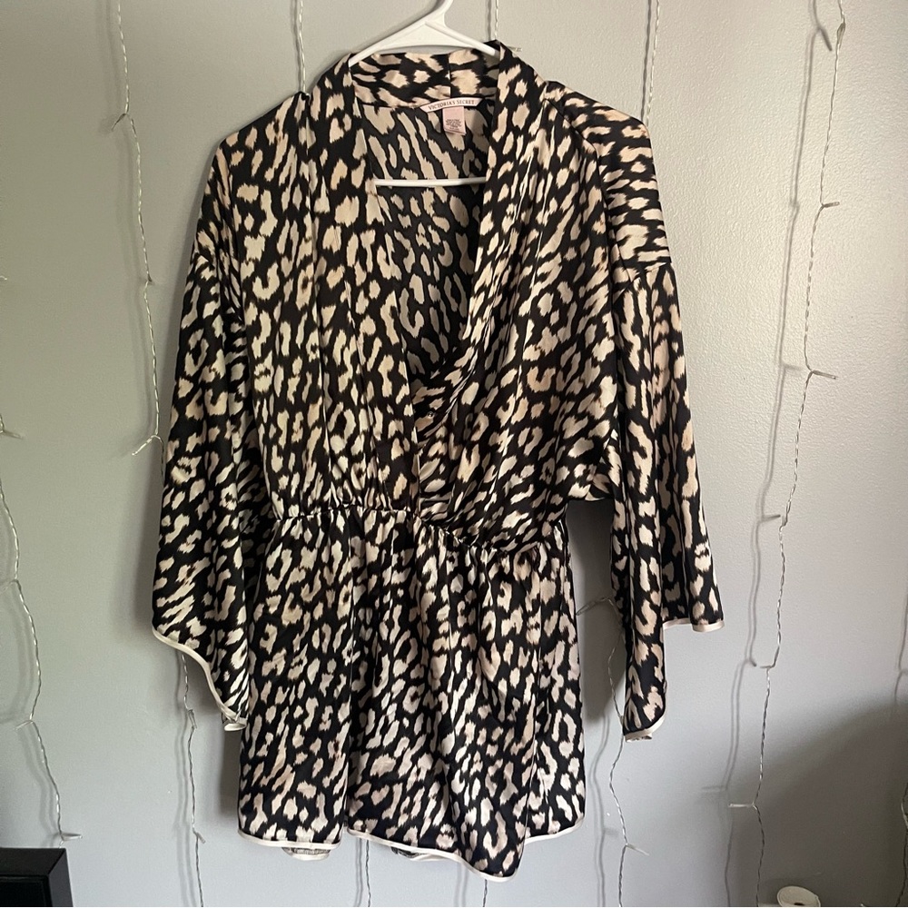 EUC Victoria’s Secret size S sleep romper